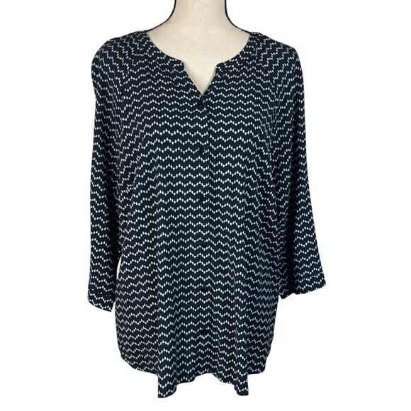 Christopher & Banks X-Large Top Button-Up 3/4 Sleeve V-Neck Chevron Navy Blue - Picture 1 of 9